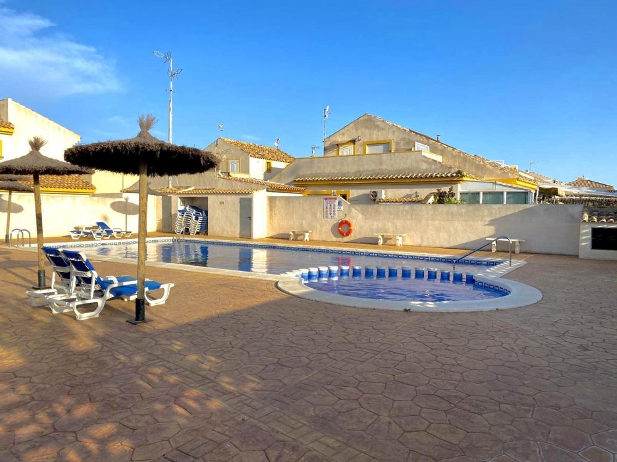 Bonito Adosado Con Piscina A 200 M De La Playa Apartment El Mojon  Bagian luar foto